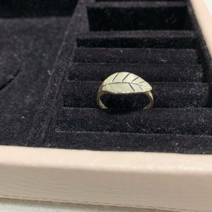 {Ring}